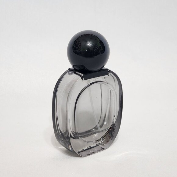Brand New Fancy Black easy Refillable Glass Bottle, 1.0 oz / 50 ml Spray - Picture 2 of 4